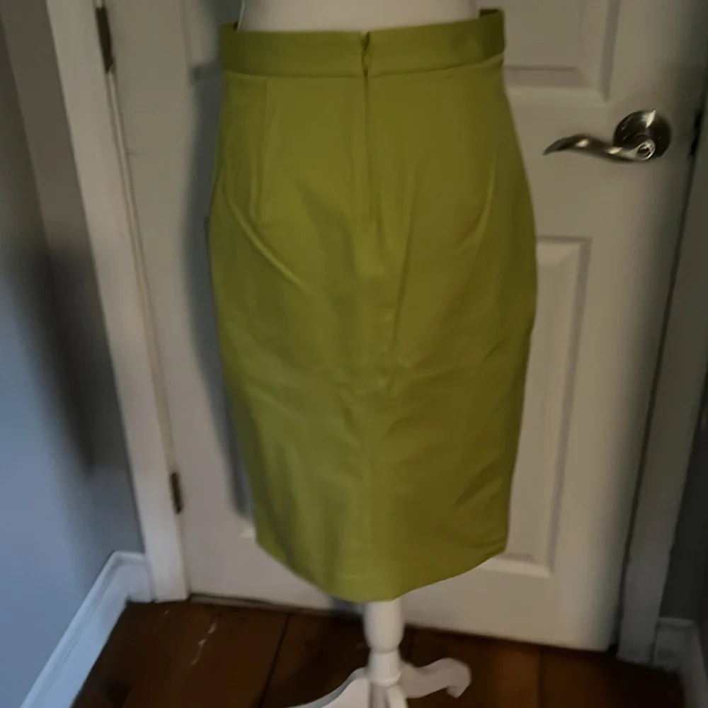 Banana Republic pencil skirt - Picture 2 of 3